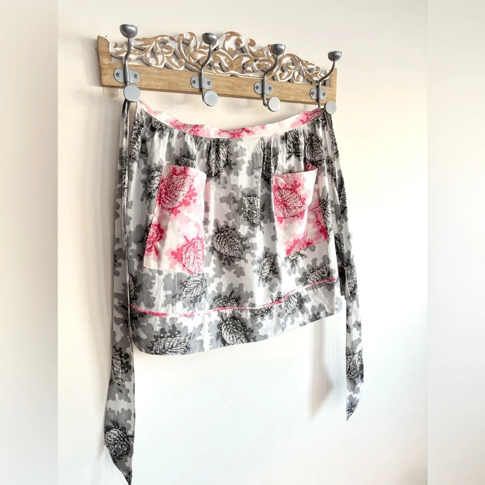 Vintage Handmade Apron Pink Gray Leaf Tie Back
